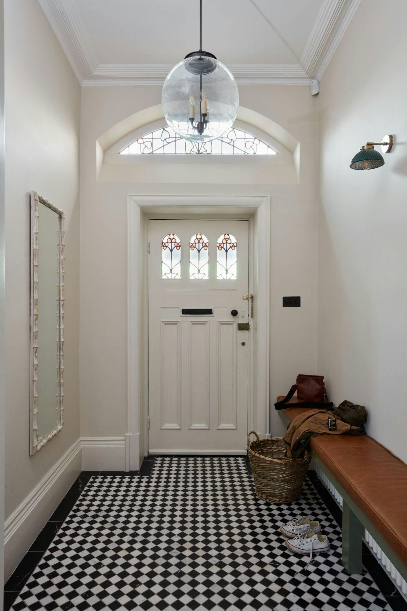 This beautiful Edwardian detached house was fully renovated and refurbished to create a stunning home.